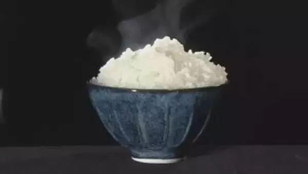 【速報】コメ平均価格が5キロあたり3800円台に　業者間の取引価格は過去最大下落…　在庫を安売りする動きが強まる