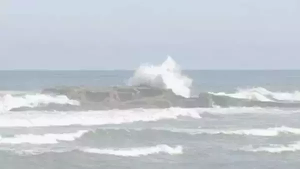 各地で水難事故相次ぐ　千葉・いすみ市の海岸で男性（38）が交際相手と散策中に波にさらわれ死亡　茨城・鉾田市の海岸では女性3人が流され1人が死亡