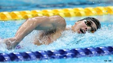 競泳ニッポン、17歳・小島夢貴が200m背泳ぎで金メダル ！ 男子4×100mフリーリレーで銅【パンパシフィック選手権3日目】