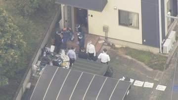 「母親が刺された」住宅で女性が刺され死亡 現場から男が徒歩で逃走　現在も逃走中　男は家族の知人か　群馬・太田市