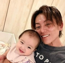 【 杉浦太陽 】 「湯上がりユメア」　第5子・夢空ちゃんとの幸せショット　「こりゃたまらん」