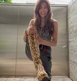 「【 工藤静香 】32年前の衣装のブーツ姿を披露「無理矢理履きました」「入れるのに腰壊すかと思った。アーッ！みたいな」」の画像1