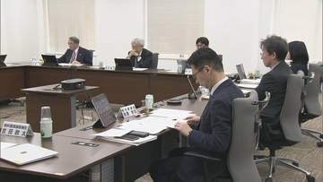 「紙中心」の“ハイブリッド型”を基本に　2030年度以降導入のデジタル教科書めぐり　小4以下は“完全デジタル”認めず　文科省の「大臣指針」素案