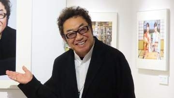 【 コロッケ 】〝変顔封印〟で写真撮影　「初めてに近い」“爽やかショット” に照れ笑い