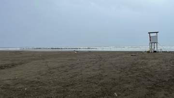 千葉・九十九里町の海水浴場で男性が死亡　遊泳禁止時間中に波に流されたか