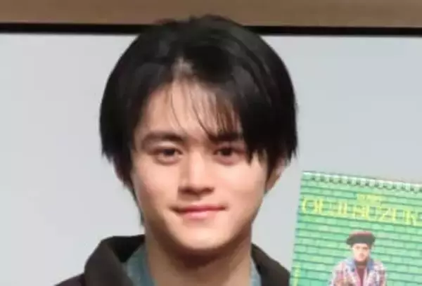 【 鈴鹿央士 】 「今までで1番見て楽しい」　2026カレンダーのお気に入りカットは　「ほぼガチ寝」シーン