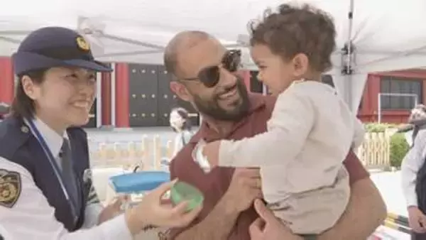 外国人観光客に交通ルール啓発　東京・浅草で警視庁がキャンペーン　車、公道カート、電動キックボード、自転車など注意点を説明