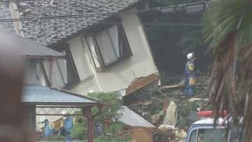 栃木・足利市の土砂崩れ　倒壊した家屋から心肺停止の60代男性発見　その後死亡確認