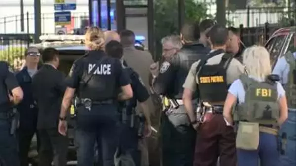 米ミネアポリスの高層マンションで銃撃事件　2人死亡　警察官含む6人けが