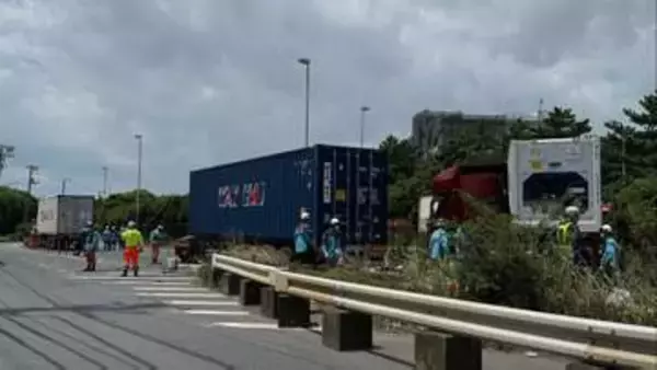 東京・大田区の東京港臨海道路でトレーラー3台の事故 運転手の男性3人けがも意識あり　臨海トンネル下り線が通行止めで解除の見込み立たず