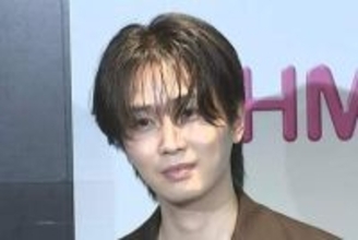 【 カルマ 】　緊張の写真集イベント　「鎖骨に住みたい」ファンに　「家賃は愛でいただこうかな」