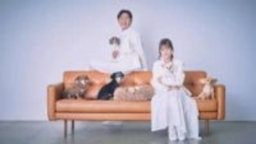【 クレイ勇輝＆北野日奈子 】結婚を報告「お互いの大切なわんこ達に導かれ」愛犬たちに囲まれた幸せショットを投稿