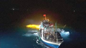 インドネシア沖で旅客船が沈没　数日間漂流の7歳少女ら救助　18人行方不明