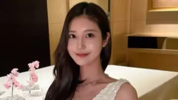 【 阿部なつき 】「春はどこも可愛くて気分が上がります」白いノースリーブのドレス姿でフレンチ・ランチ