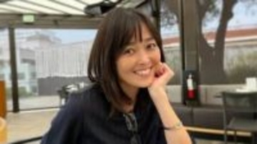 【 中村由真 】　56歳の誕生日を報告　「ギックリ腰になって…」　LAでの近影に「全然56歳に見えないよ」　ファン反響