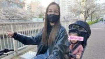 【 板野友美 】 「ベンツじゃない方のGクラス」　〝愛車〟 電動自転車でのスーパー買い出し ＆ 夕食作りの休日ルーティンを披露