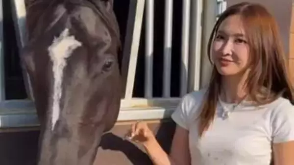 【 紗栄子 】引退競走馬を〝新しい家族〟に　自身のファームで迎え入れ「これからは人を乗せてゆっくり歩く練習」　競走馬に〝第二の人生〟を