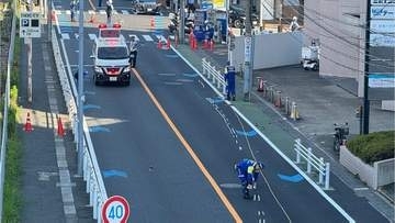 川崎市の市道で自転車に乗った男性が乗用車にひかれ死亡　乗用車は逃走中　警察はひき逃げ事件として捜査