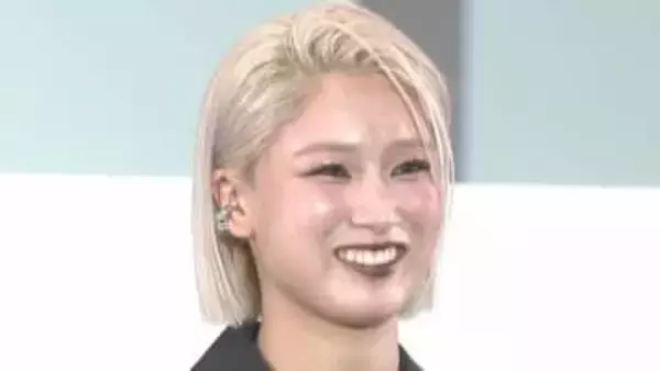 【 HANA・MOMOKA 】　紅白初出場ネイルは　「メンバー全員赤で！」　念願のネイルオブザイヤー受賞に大喜び