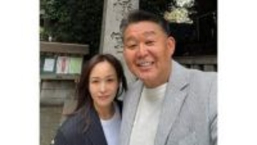 【 花田虎上 】　妻・倉実さんと神社参拝「久しぶりのパパと2人の時間」 　仲睦まじい自撮りショットに反響続々「素敵なツーショット」「幸せそうで良かった」