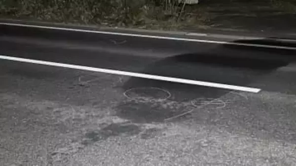 バイクに乗った高校2年の男子生徒（17）が駐車中のトラックに衝突　意識不明の重体　栃木・大田原市