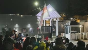 ベラルーシ 拘束の邦人やノーベル平和賞受賞者ら123人を釈放 米制裁解除で