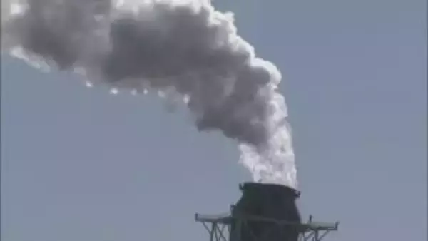 排出量取引制度の最終案固まる　CO2の排出枠価格上限は1トンあたり4300円　下限は1700円に設定　来年4月から運用開始　経産省
