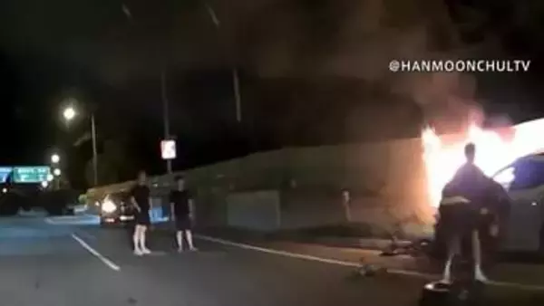 乗用車から上がる炎　運転席から男性を救出したのは…試合帰りのプロサッカー選手たち　韓国・Kリーグ1部所属「やるべきことをやりました」
