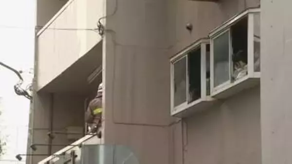 3階建ての店舗併用住宅で火事　住人の88歳女性が死亡