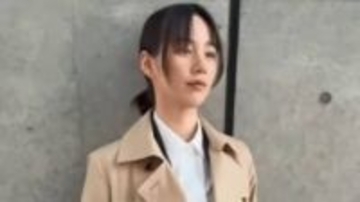 【のん】クールなトレンチコート姿で「刑事ドラマやりたいっ」CM撮影時のオフショット動画を公開