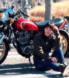 「【 笠井海夏子 】 「キックスタートいつかやってみたいな。できる気がしないけど」「こう見えて大型乗れます。安全運転大好きマンです」　バイクとのオフショット公開」の画像1