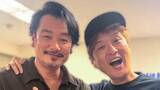 「【 純烈・酒井一圭 】元メンバー・小田井涼平との2ショット公開「事務所にいたら　不審者が入ってきたので　記念写真を撮りました」」の画像1