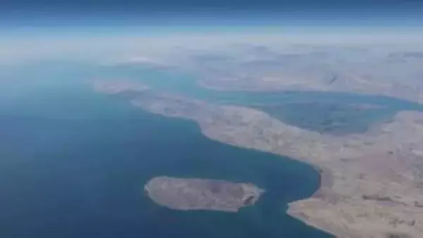 アメリカ中央軍　米船籍の商船2隻がホルムズ海峡通過と発表　トランプ大統領はホルムズ海峡を安全に通過させる活動の開始を発表