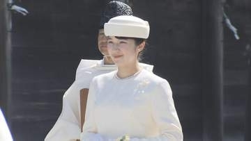 愛子さま　伊勢神宮参拝　白いドレス姿で　皇室の祖先神祀る内宮へ　午後「お木曳」視察へ