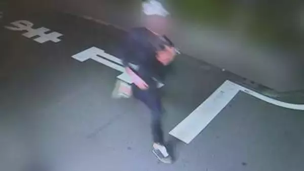 【独自】“容疑者とみられる男の映像”入手 「中野ブロードウェイ」高級腕時計窃盗事件 防犯カメラに写る…左手首には腕時計も 警視庁
