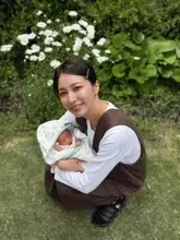 【 グラドル・戸田れい 】　第一子出産を報告　「実家で母に思いっきり甘えながら、のんびりとした時間を息子と過ごしています」