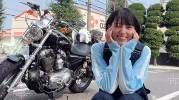 【 笠井海夏子 】愛車ハーレーに乗ると「小心者の私が強くなれた気がしちゃう」　ウインクスマイルにフォロワー同調「気分は総長」