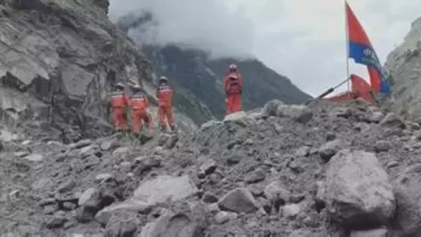 ネパールと中国の土石流　中国側の死者が43人に