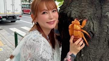 【 中川翔子 】〝セミのぬけがらくれた！ひい！〟「通りすがりのお兄さん」に感謝　ガチャ・クレーンゲーム・特撮＆アニメの中野（ブロードウェイ）愛爆発