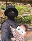「【鈴木あきえ】「完全体となりました。日曜日の私です。」衝撃の写真に「養蜂場の女将だ！」「イカゲームみたい」と大反響」の画像1