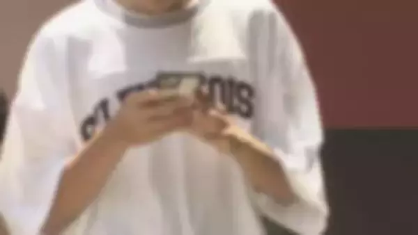 小中高生1日あたりのインターネット平均利用時間　約5時間27分　過去最長に　約3割は生成AIを利用　こども家庭庁