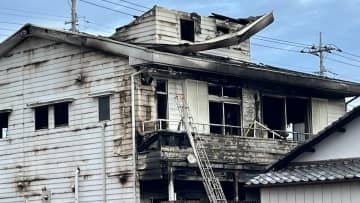 前橋市の木造2階建て住宅で火事　1人の遺体を発見　住人の男性と連絡取れず