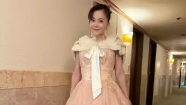 【 華原朋美 】　「とっても幸せな心に残るお時間」沖縄でディナーショー開催　ピンクと赤の華麗なドレスで観客を魅了