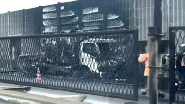 常磐自動車道でトラック1台全焼　けが人なし　埼玉・三郷市