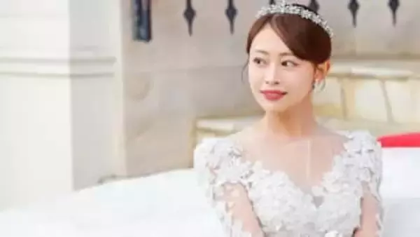 【高木由梨奈】俳優の岸田タツヤさんとの結婚式を報告　テーマは「盛大なクリスマスパーティー」ドレス姿も披露