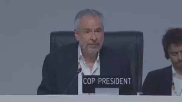 COP30合意文書を採択　「化石燃料からの脱却」は盛り込まれず