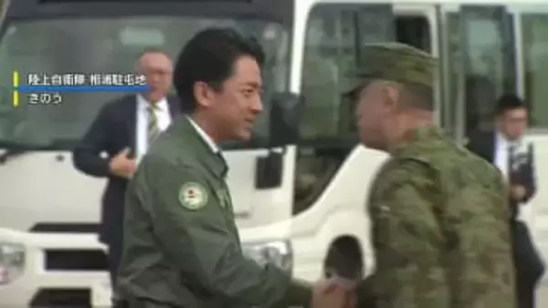 小泉防衛大臣 島嶼防衛を担う陸自・相浦駐屯地を視察　長崎・佐世保市