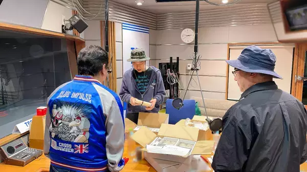 「設楽統53歳のバースデー！今年は森山直太朗さんとジュンスカ宮田さんがお祝い！」の画像