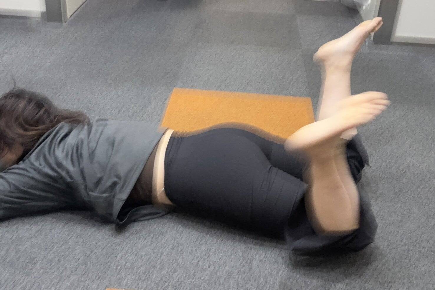 TBSラジオの局内を四足歩行で走る！