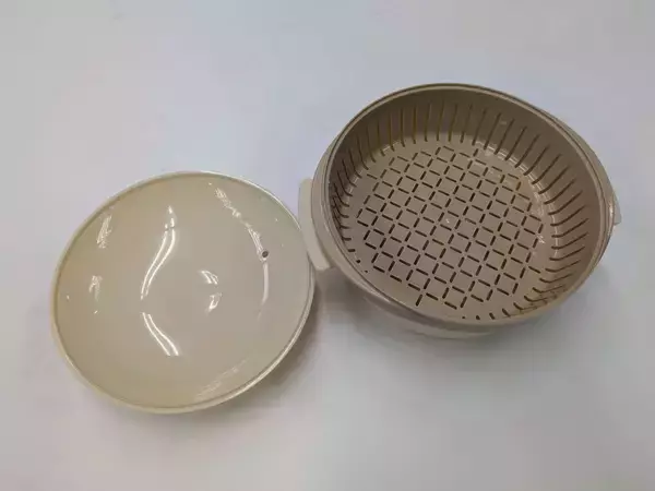 「麻辣湯好きや袋麺ユーザーに！3COINSの"ザル付きビストロヌードル"が便利」の画像